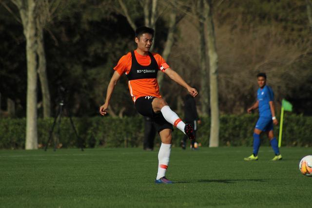 宫鲁鸣：不是体测出问题了 是运动员出问题了