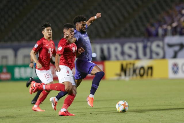 阿伦25+20骑士负热火 步行者大胜送活塞4连败