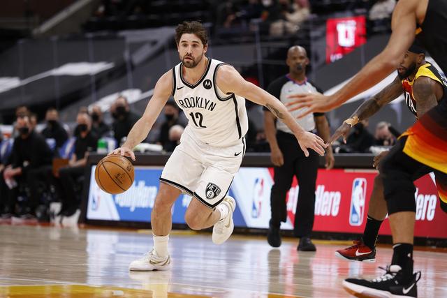 骑士克76人开季13连胜 唐斯46+10尼克斯负公牛